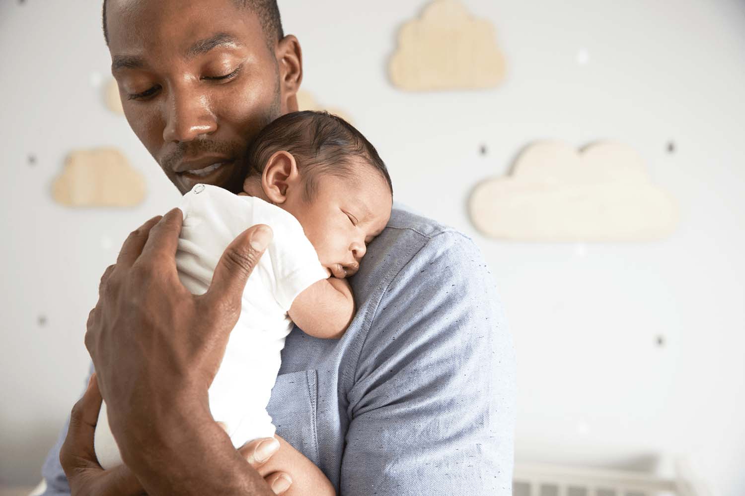 5 gestes pour calmer les coliques du nourrisson